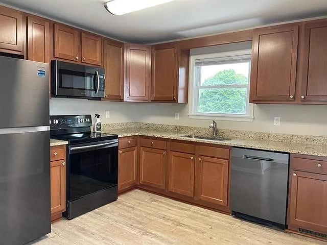519 Poplar Ave — Photo 2