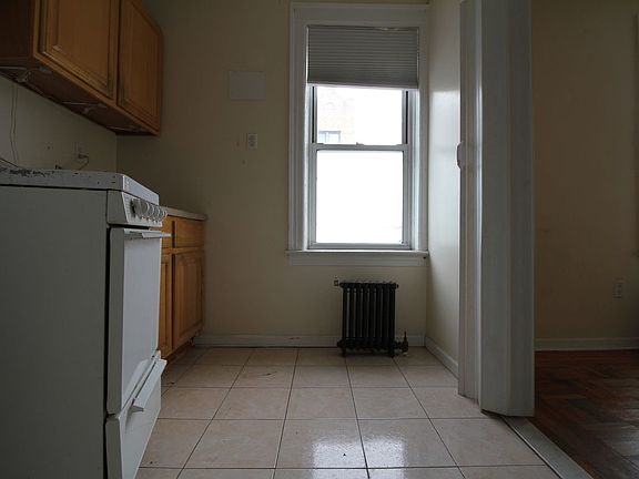 5th image of 43-40 40th St #1B