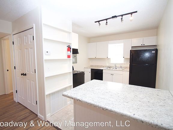 4th image of 100 Bearwood Dr APT U