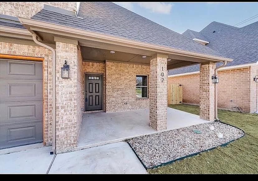 1st image of 102 Hackberry Ln #102
