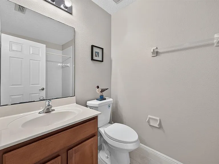 904 Assembly Ct — Photo 13