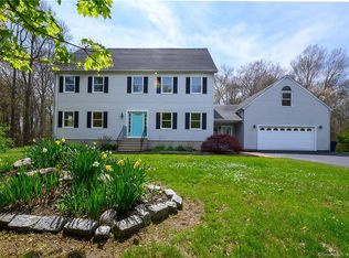 11 Spinnaker Rd, Waterford, CT 06385