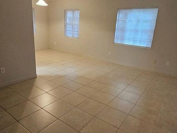 2nd image of 3015 Phyllis St
