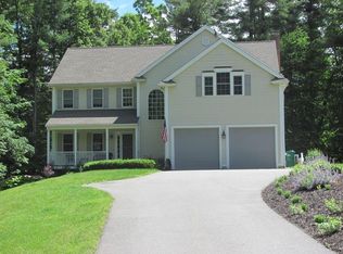 14 Pierce St, Pepperell, MA 01463