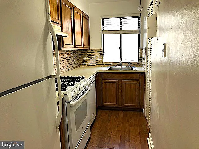 3819 Davis Pl NW #2 — Photo 4