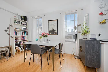 Rented by R New York