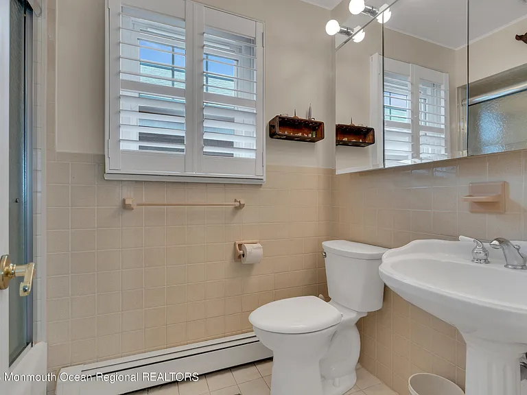 61 Beachfront — Photo 11