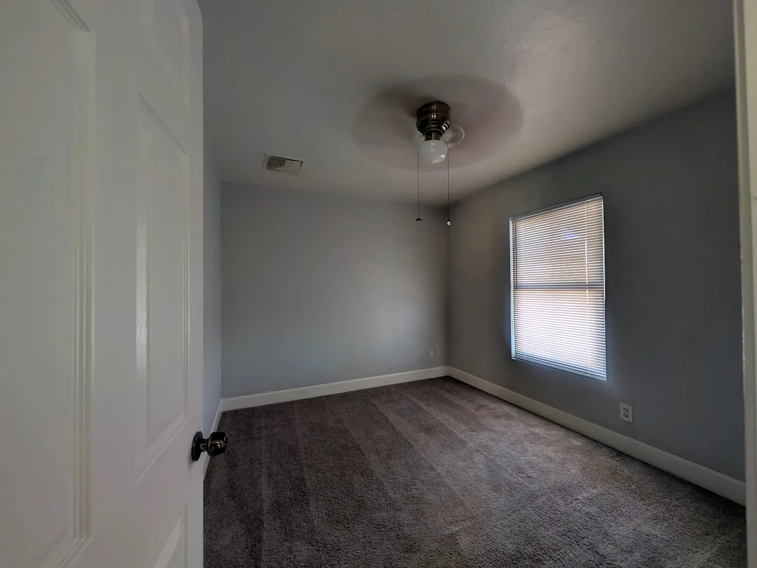 2 bed, 950 sqft, $1,400 — Photo 3