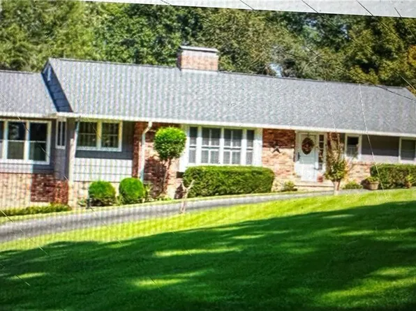 188 Hillendale Dr, Toccoa, GA 30577