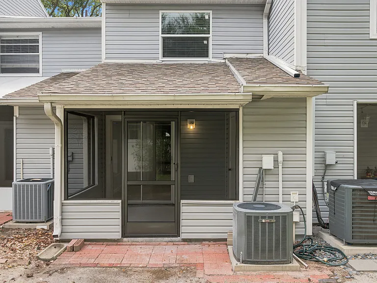 8511 J R Manor Dr — Photo 42