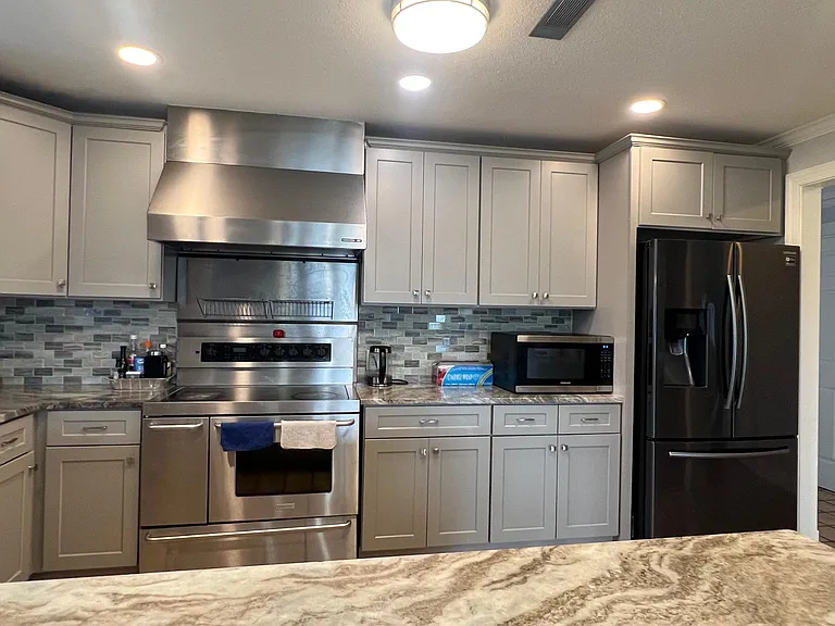 230 Lakeview Cir — Photo 11