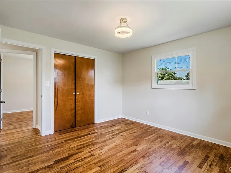 222 Wilber St — Photo 41