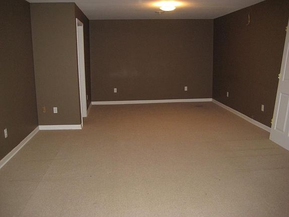 3rd image of 2623 Augusta Dr