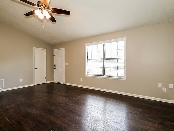 5th image of 2212 Albury Ct