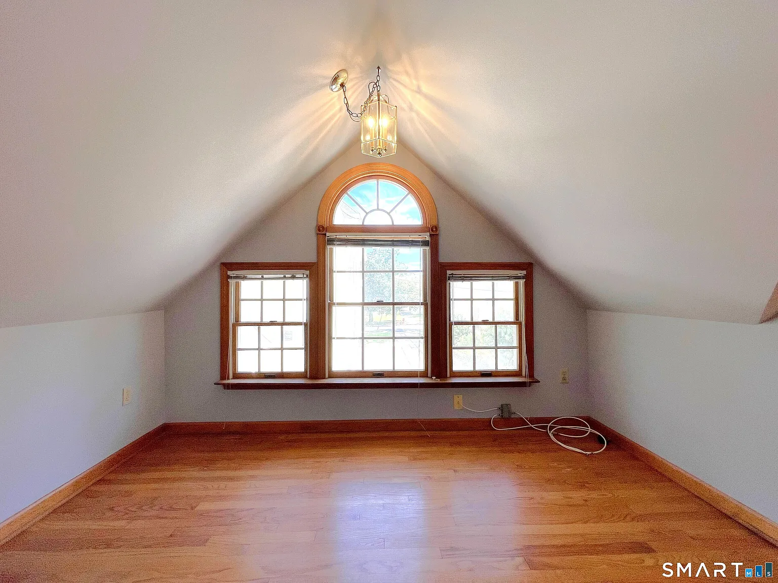 2 bed, 1.0 bath, 1242 sqft, $2,150 — Photo 3