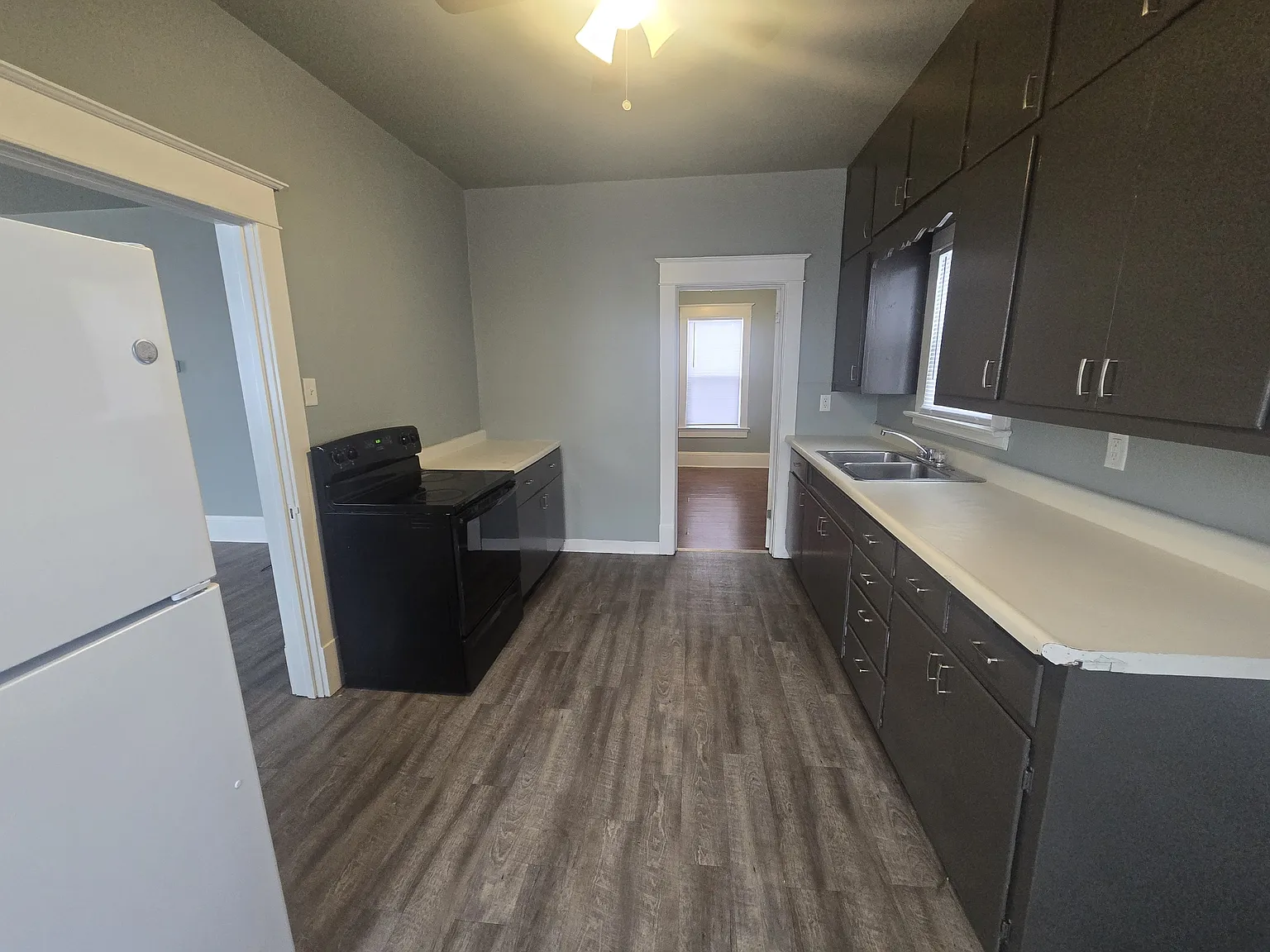 319 S Maple Ave - 1 — Photo 2