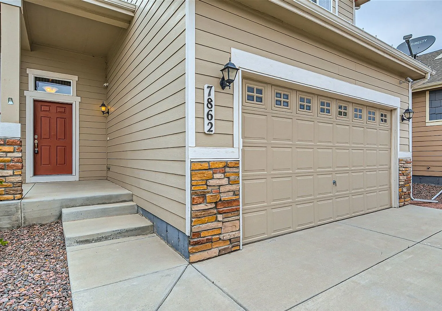 Evolve Real Estate: Immaculate 4 bedroom + Loft + Finished Basement In Forrest Meadows Available ... — Photo 3
