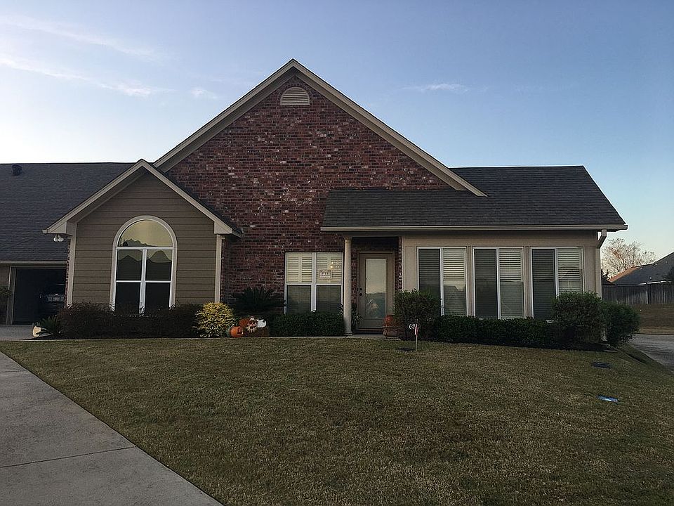 1st image of 630 Sweetwater Dr
