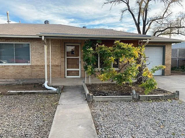 5824 Bellamah Ave NE — Photo 1