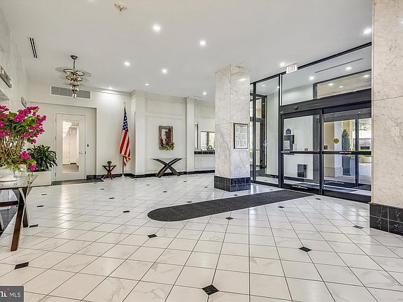 3rd image of 400 Madison St APT 604
