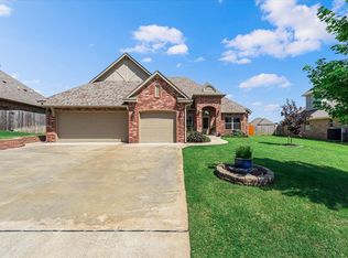 3200 Drake Crest Dr, Edmond, OK 73034