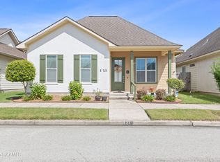 121 Pettigrove Dr, Youngsville, LA 70592