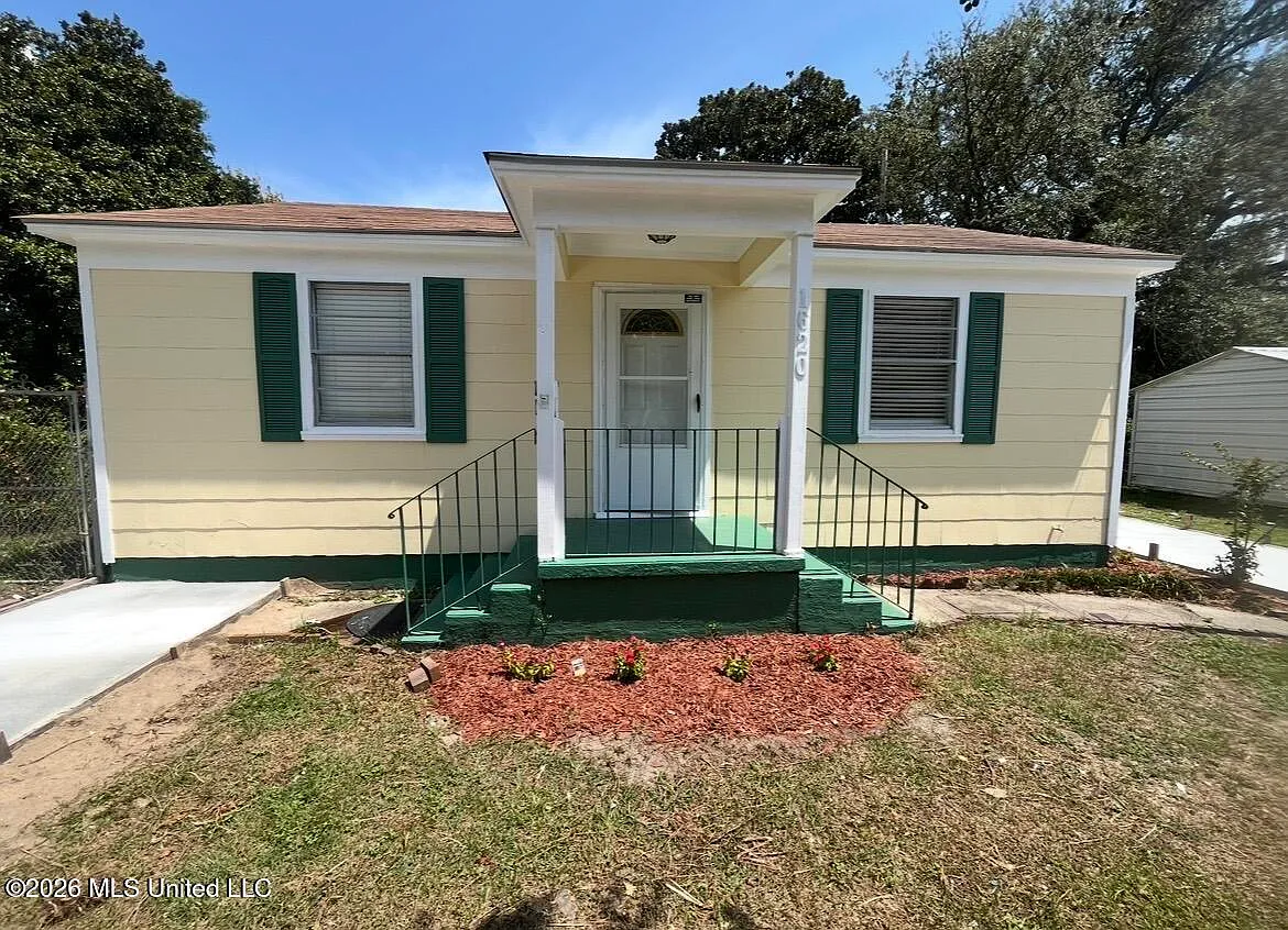 2 bed, 1.0 bath, 768 sqft, $1,200 — Photo 1