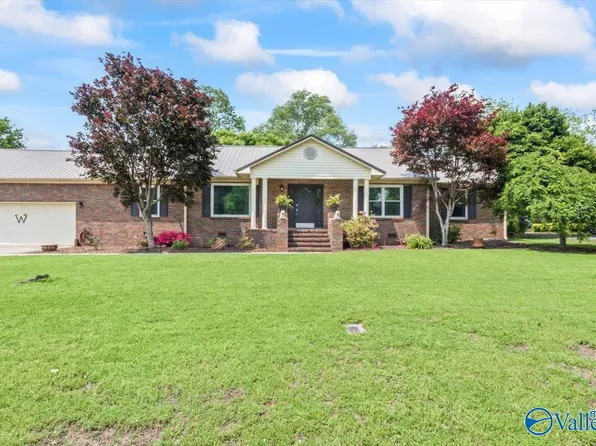 103 Meadowood Ln, Albertville, AL 35950