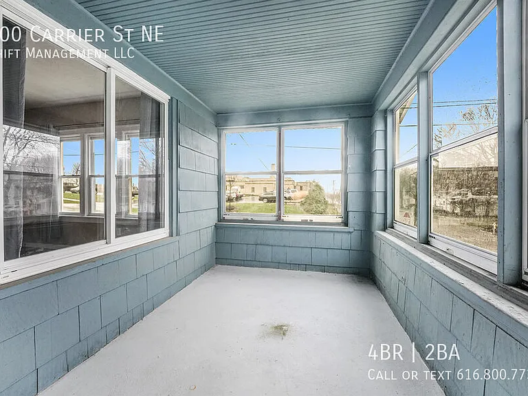 400 Carrier St NE — Photo 3