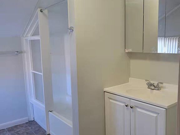 4th image of 12 East St Floor 3