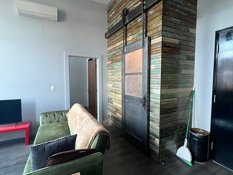602 N Broadway St #C — Photo 3
