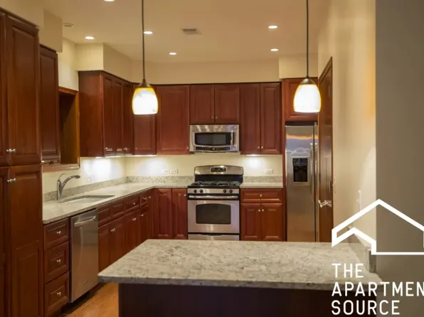 677 N Peoria St #2, Chicago, IL 60642