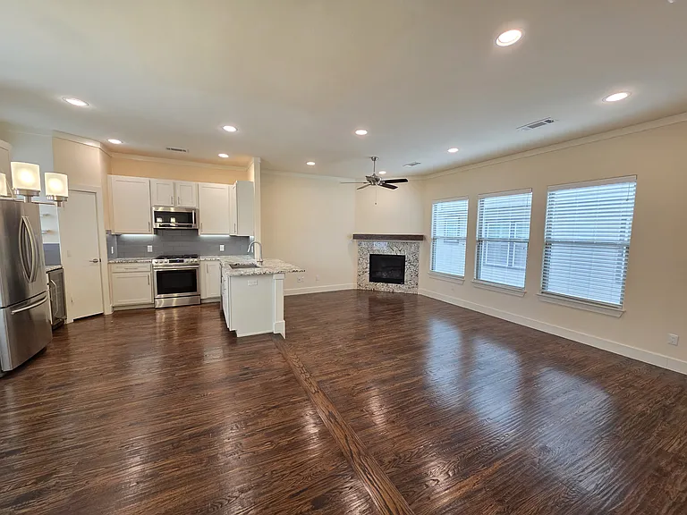 5905 Ross Ave #5 — Photo 12