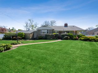 2045 Baldwin Ct, Merrick, NY 11566