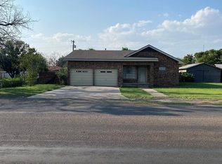 205 E 21st St, Crane, TX 79731