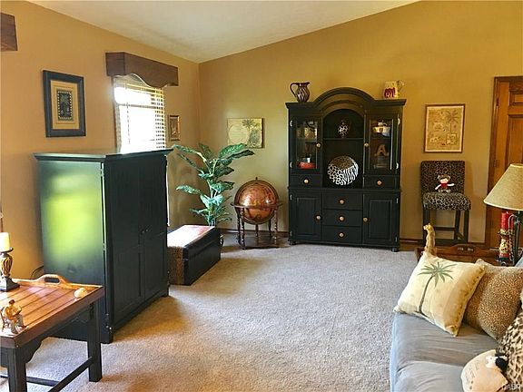 4th image of 1327 Fairway Ct