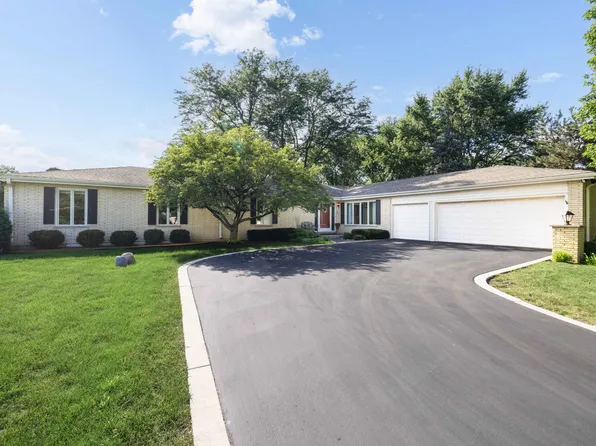 122 Rue Jardin, Deer Park, IL 60010