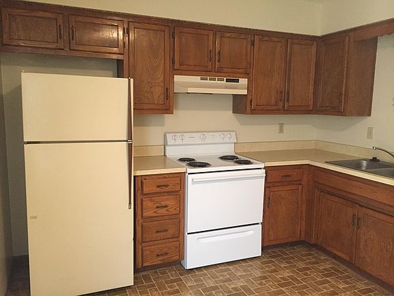 3rd image of 1310 NW Valley Woods Ct APT C
