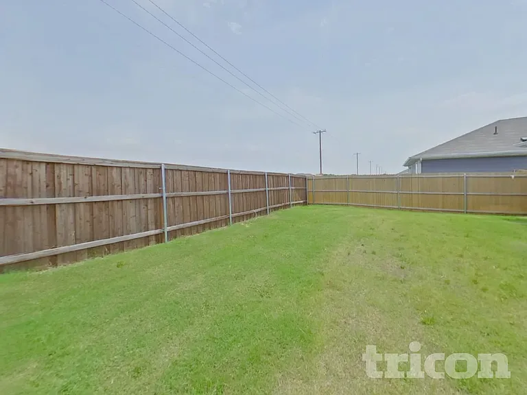 6445 Middlebury Dr — Photo 15