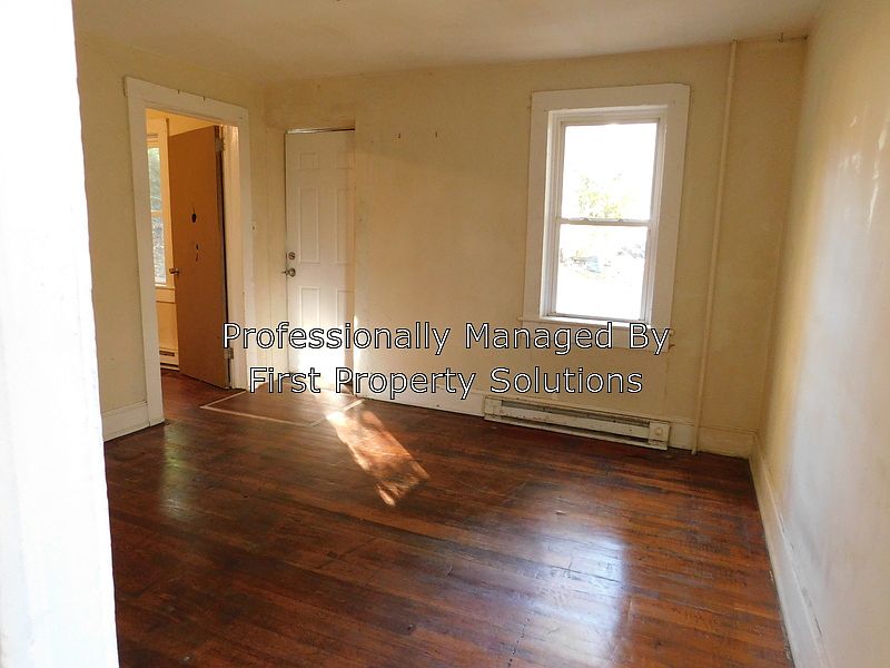 1st image of 112 1/2 Mason St APT 1