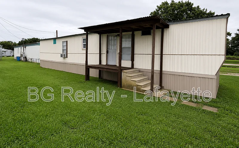 1012 Delcambre Rd #W