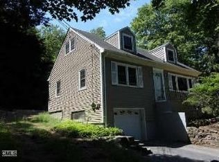 140 Bennetts Farm Rd, Ridgefield, CT 06877