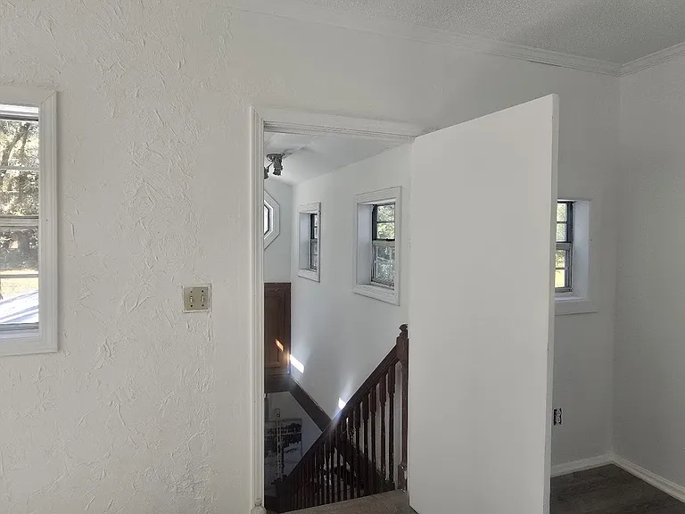 629 W Watson St — Photo 32