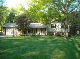 11209 Manor Dr, Plymouth, IN 46563