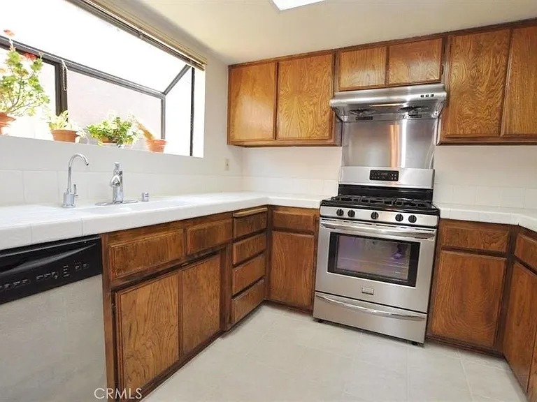 2612 W Grand Ave #C — Photo 12