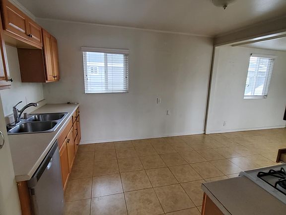 5th image of 728 Diamond St #728