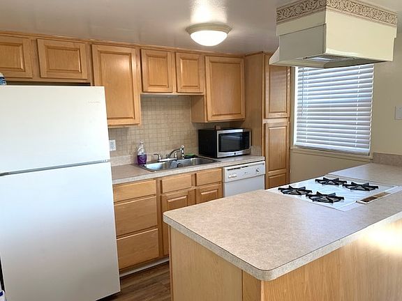 5th image of 1953 Kenilworth Cir