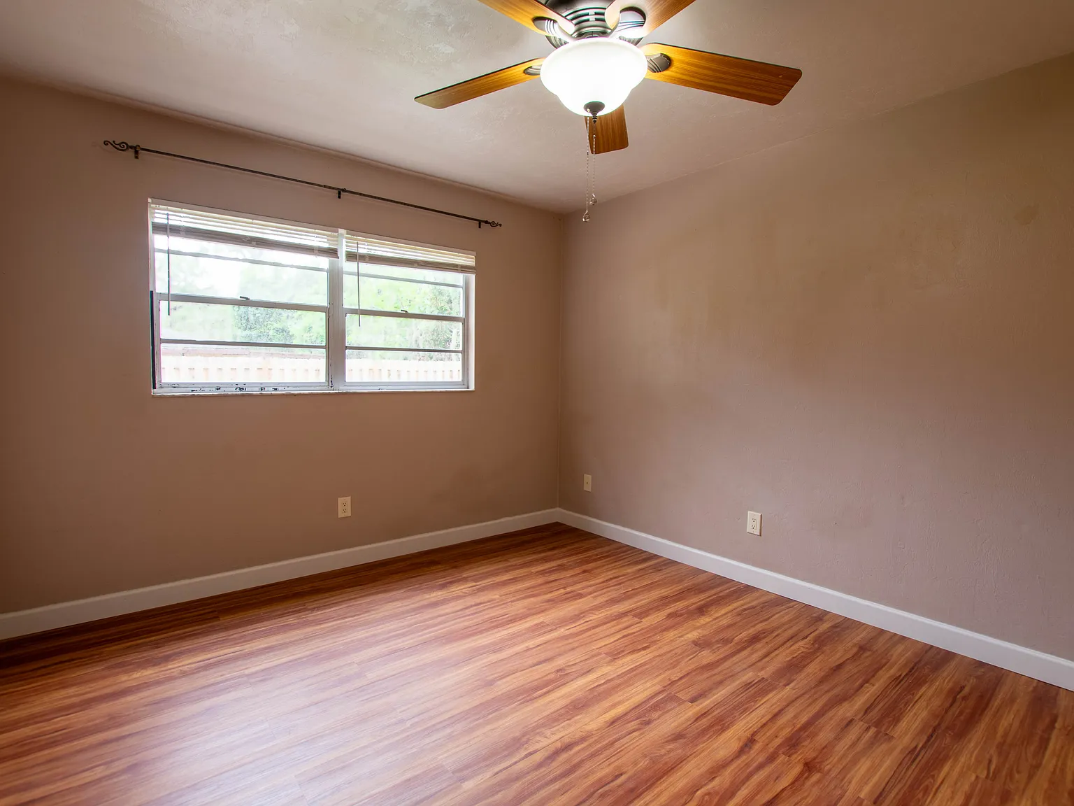 2 bed, 840 sqft, $1,350 — Photo 3