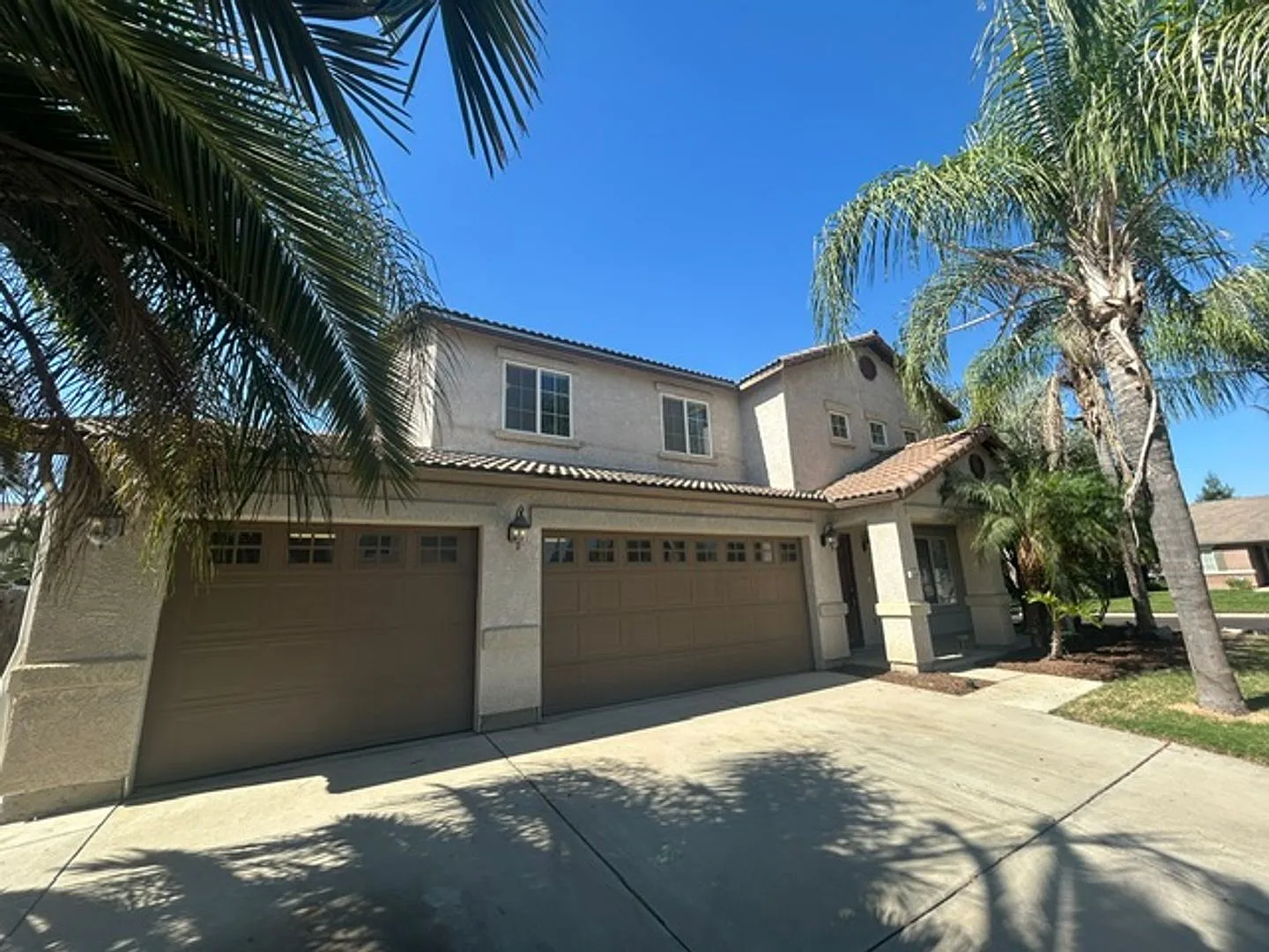 2305 E Dorothea Ave — Photo 2
