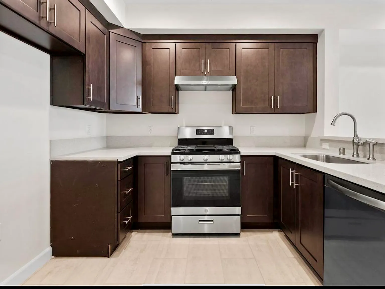 1 bed, 765 sqft, $1,995 — Photo 2